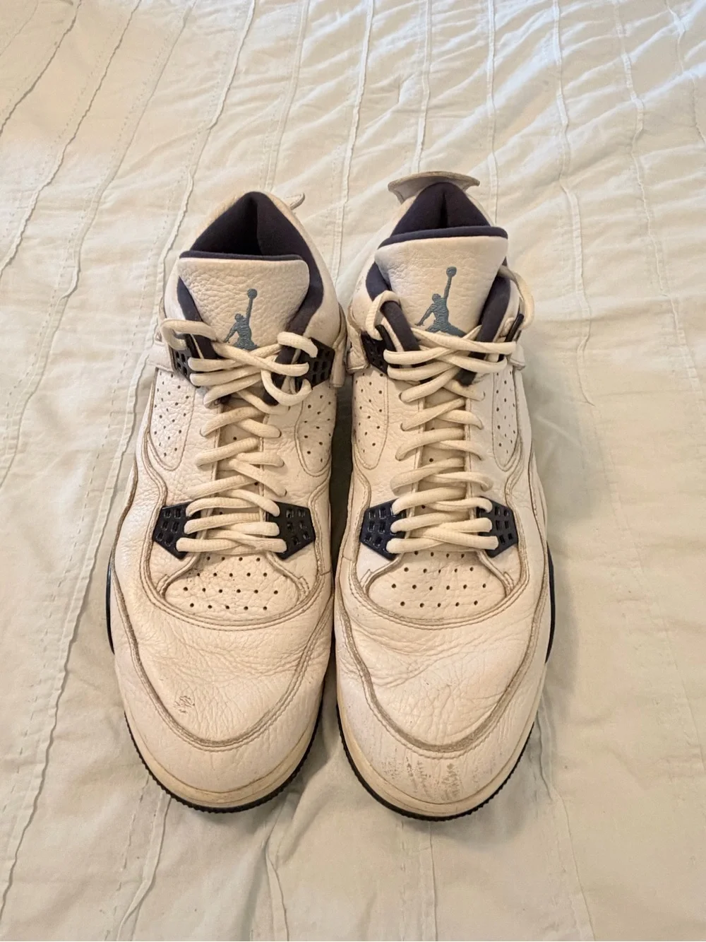 Jordan Men's Basketball Sneakers in Off-White and Navy Accent
